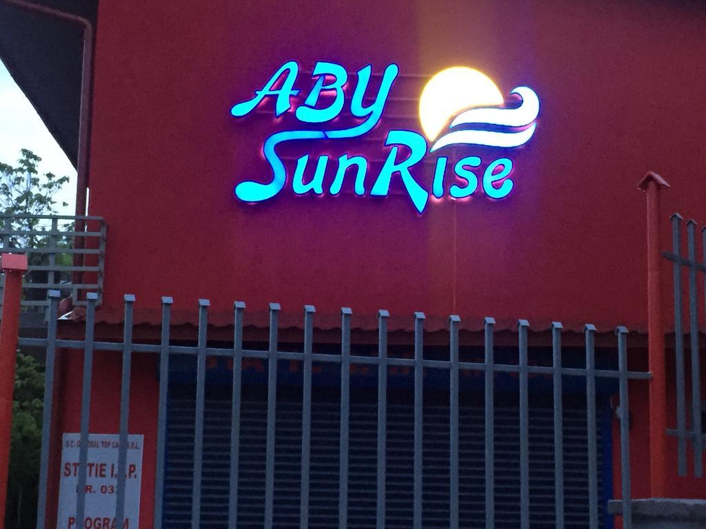 Aby Sunrise Hotel Orşova Buitenkant foto