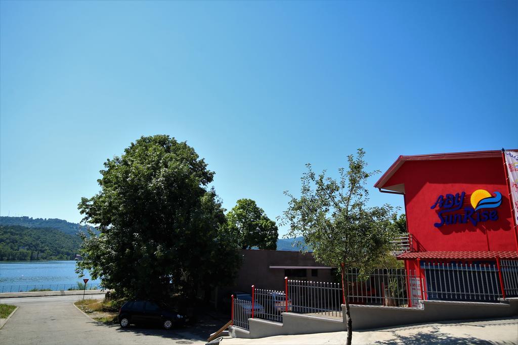 Aby Sunrise Hotel Orşova Buitenkant foto