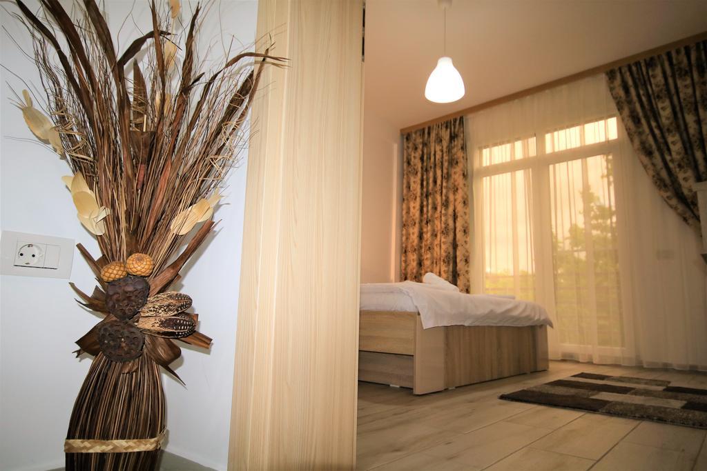 Aby Sunrise Hotel Orşova Buitenkant foto