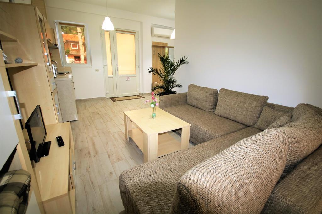 Aby Sunrise Hotel Orşova Buitenkant foto