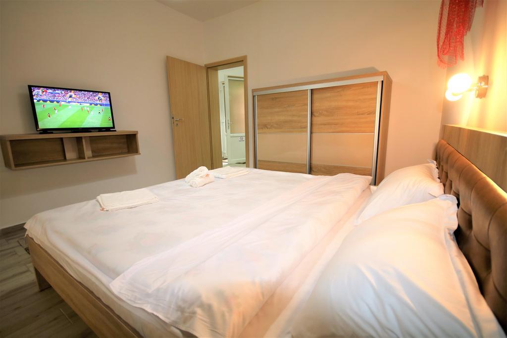 Aby Sunrise Hotel Orşova Buitenkant foto