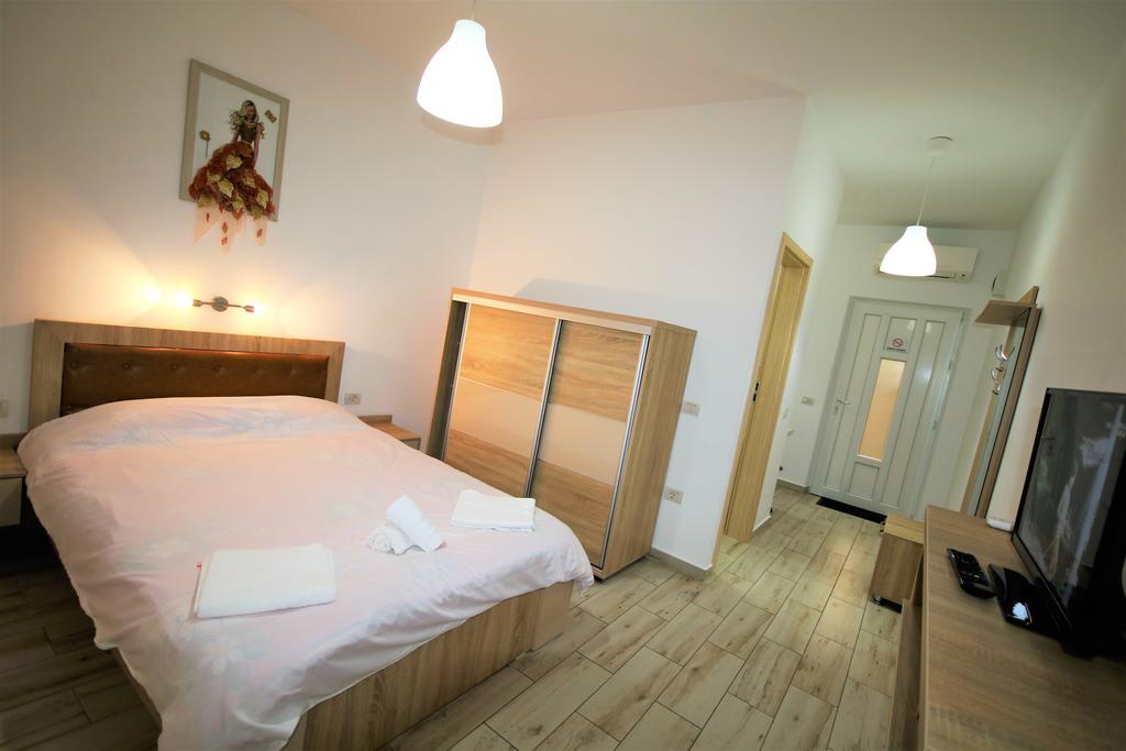 Aby Sunrise Hotel Orşova Buitenkant foto