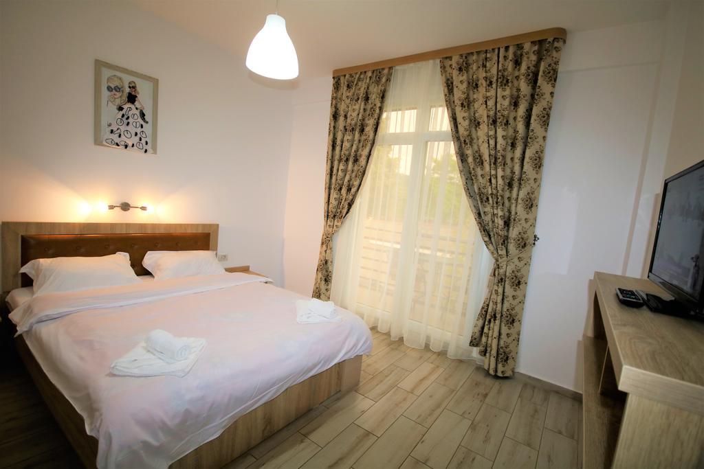 Aby Sunrise Hotel Orşova Buitenkant foto